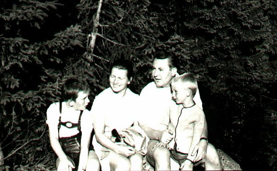 Frank+Anni+Reinhard+Axel, Bayerischer Wald, 1969